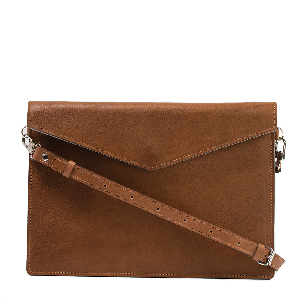 Kožená taška na MacBook s nastavitelným popruhem – Urban Nomad