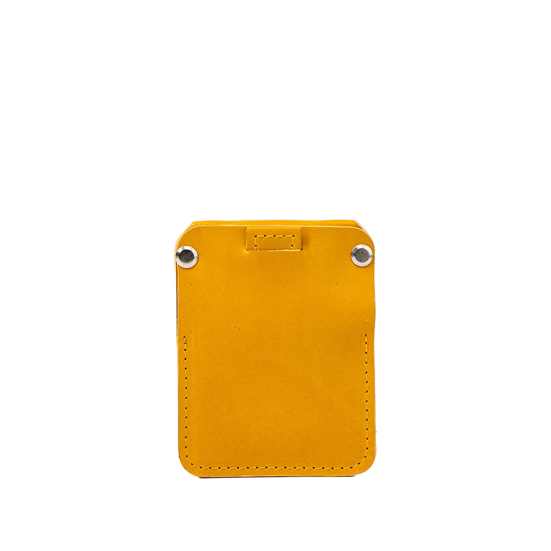 Leather Wallet for AirTag – The Minimalist 1.0