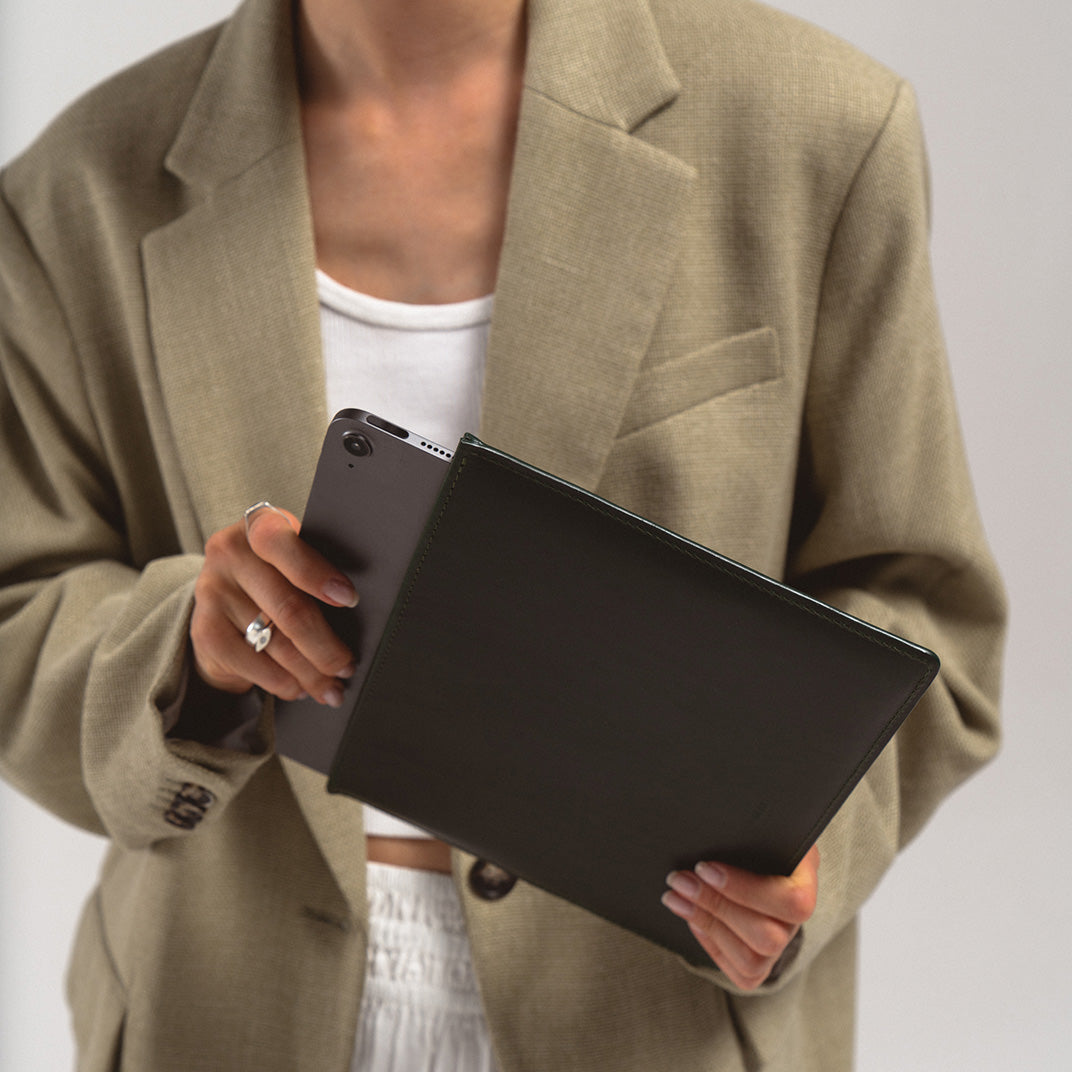 Tenké kožené pouzdro (Sleeve) pro iPad – Slim Tech Edition
