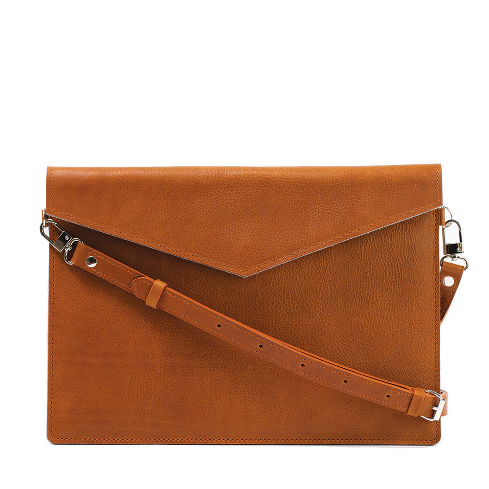 Kožená taška na MacBook s nastavitelným popruhem – Urban Nomad